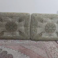 یک جفت پشتی در حد نو