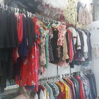 تعدادی لباس‌ کودک