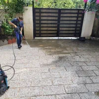 شستشوی محوط تک و نظافت ساختمان