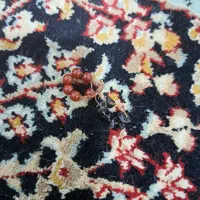 سنگ دور مشکی سنگ قرمز