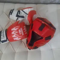کلاه ودستکش بوکس