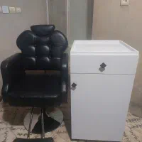 صندلی زیبایی به همراه کمد|آرایشگاه و سالن‌های زیبایی|گناباد, |دیوار