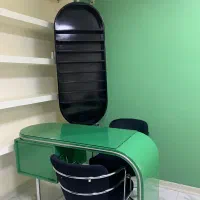 اجاره میزناخن تخت مژه صندلی در سالن زیبایی