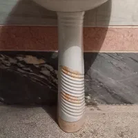 روشویی چینی پایه دار