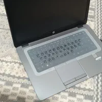 یک دستگاه لپ تاپ اچ پی