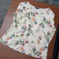 یه سری لباس سایز ۴۲ و ۴۴ به فروش میرسه