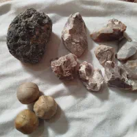 این سنگها بفروش میرسد