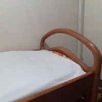 تخت و کمد چوبی نوجوان|تخت و سرویس خواب|اصفهان, شاهزید|دیوار