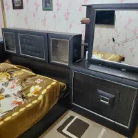 تخت‌خواب‌دو‌نفره‌همراه‌باپاتختی‌ومیز‌ارایش|تخت و سرویس خواب|لاهیجان, فیاض|دیوار