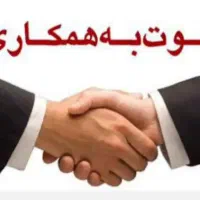 منشی و دستیار خانم در دفتر املاک