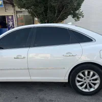 ازرا سفید بی رنگ ۲۰۰۸