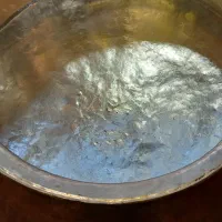 دیگ مسی قدیمی|کلکسیون اشیاء عتیقه|قم, چهل اختران|دیوار