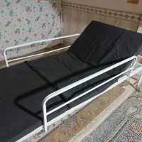 تخت بیمارستانی