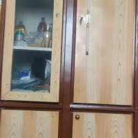 یک عدد کمد لباسی فلزی سالم