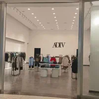 استخدام فروشنده خانم