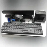 مانیتور و تجهیزات کامل