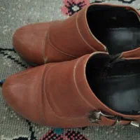 کفش دست دو