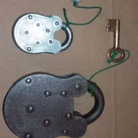 قفل قدیمی|کلکسیون اشیاء عتیقه|شهرکرد, |دیوار