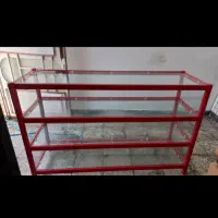 دو عدد ویترین ۲ متری کاملا سالم