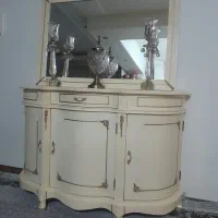 آینه وکنسول  با دوتا شعمدان وجاشکلاتی