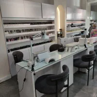 اجاره-میز-ناخن