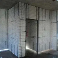 مجری 3Dپنل شامل شبکه فلزی و‌فوم میانی و بتن پاشی