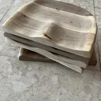 کفی چوبی صندلی زین اسبی خام با چوب گردو و‌چنار|صندلی و نیمکت|کرمان, |دیوار