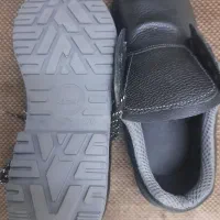 کفش کار|کیف، کفش، کمربند|رشت, نامجو|دیوار