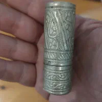 تعدادی انگشتر نقره و گردنبند و انتیک|کلکسیون اشیاء عتیقه|چالوس, |دیوار