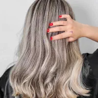 انواع خدمات رنگ مو تخفیف یلدایی|خدمات آرایشگری و زیبایی|صدرا-فارس, فاز ۱|دیوار