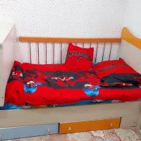 تخت خواب و کمد