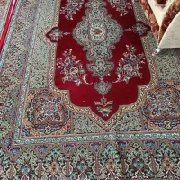 یک جفت فرش ماشینیی قرمز رنگ و یک جفت گلیم فرش