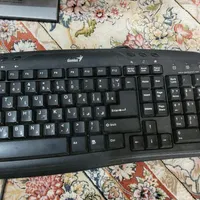 کامپیوتر و کیس و کیبورد