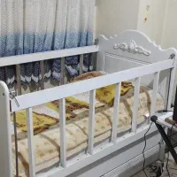 یک عدد تخت کودک