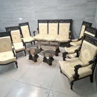 مبل کتیبه فندقی ۹ نفره با میز و عسلی