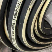 شیلنگ نخدار آب و هوا و روغن روبوست رو بانداژ