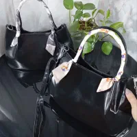 کیف|کیف، کفش، کمربند|کبودرآهنگ, |دیوار