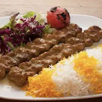 کارگر آقا جهت نطافت در رستوران