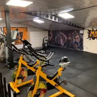 باشگاه بصورت جاروکش