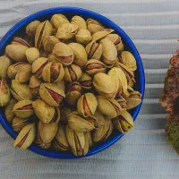 همکارآقادرفروشگاه خشکبار