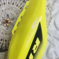 تعدادی فلاپ طرح آیروکس R155(سمت چپ)