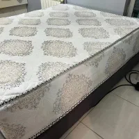 تخت باکس دونفره با تشک طبی دونفره سالم