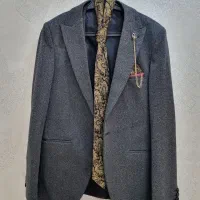 کت و شلوار و جلیقه کاملن نو همراه کروات سایز ۴۶