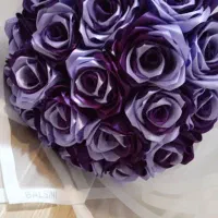 دسته گل بیست شاخه دورنگ(تخفیف روز مادر)