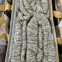 به یک ادمین خانم جوان