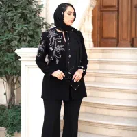 کت شلوار جواهردوزی با گل های برجسته منجوق بافت