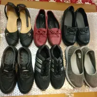 تعدادی کیف و کفش