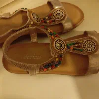 کیف و کفش زنانه|کیف، کفش، کمربند|کیش, |دیوار