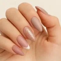کاشت و طراحی ناخن .حرفه‌ای و ماندگار