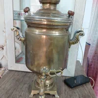 سماور زغالی هشت یا ۱۰ لیتری، قدیمی ،برنز یا برنج|کلکسیون اشیاء عتیقه|کهریزک, |دیوار